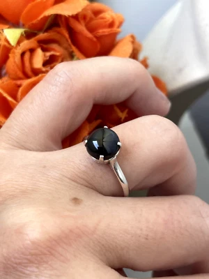 PRECIOSO ANILLO VINTAGE MODERNISTA DE PLATA ESTERLINA 925 PIEDRA NEGRA TALLA R 8,5 Foto 1 de 4