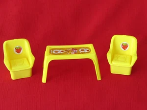 Tavolo e sedie gazebo vintage anni 80 fragola shortcake bacche casa felice - Foto 1 di 4