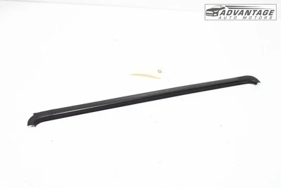 Hummer H3 2006-2010 panel de puerta frontal derecho ventana cinturón moldeado OEM Foto 1 de 4