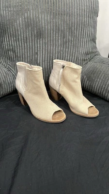 Toms Majorca Womens Leather Fabric Peep Toe Zip Block Heel Bootie Beige Size 8 - Image 1 of 4