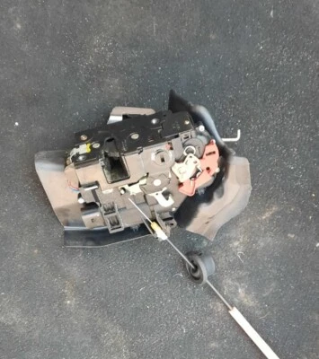 ТОЧНЫЙ ЗАМОК ЗАДНЕЙ ДВЕРИ СО СТОРОНЫ ПАССАЖИРА AUDI A4 B6 8E0839015C (2000-2004) - Изображение 1 из 3