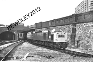 NEGATIVE 35mm CLASS 40 40173 AT SHEFFIELD MIDLAND STATION c1975 - Picture 1 of 1