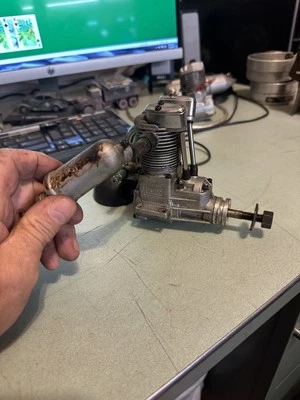 Saito Engine - Saito FA-100  four stroke engine - - Image 1 of 4