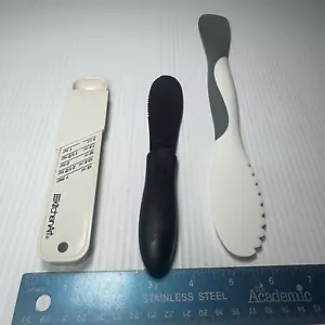 Kitchenart Measuring Spoon + 2 Pampered Chef Spatulas (Spreaders) - Picture 1 of 5