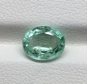 Gorgeous russian emerald oval cut gemstone good green color 1.50 carat - Picture 1 of 5