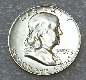 1957-D Franklin Half Dollar Auswahl Stempelglanz heller Glanz in Saflip #H651 - Bild 1 von 3