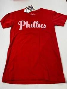 PHILADELPHIA PHILLIES WOMEN'S MAJESTIC SELECT RED MLB M SHIRT FREE SHIPPING - Picture 1 of 10