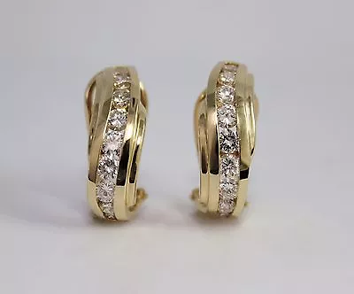 Pendientes de diamantes de oro amarillo de 14k, pendientes de clip Omega, 1,36 TCW Foto 1 de 4