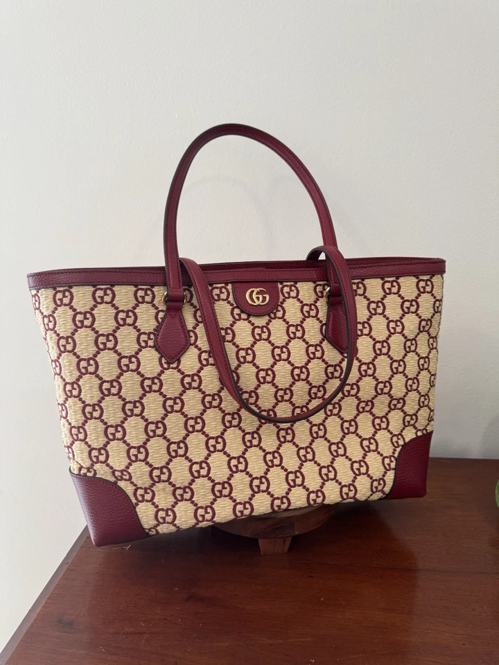Bolso de Mano Gucci Ophidia Mediano Cuero/Paja GG Rojo Cereza Nuevo y Bolso Antipolvo Foto 1 de 4