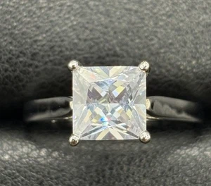 NewCondition SterlingSilver 8MM Princess Cut CubicZirconia SolitaireRing Size 10 - Picture 1 of 11