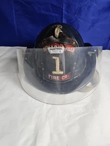 Vintage Cairns Fire Co. Department Hartschalenhelm Lederabzeichen & Schild   - Bild 1 von 24