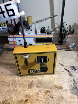 Transmisor de avión modelo R/C de una sola varilla Kraft serie 80 funcionando Foto 1 de 4