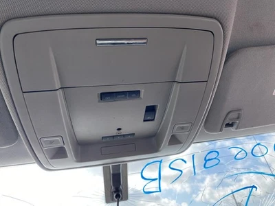 Consola central superior delantera usada se adapta a: Chevrolet Silverado 3500 2016 camioneta techo Foto 1 de 4