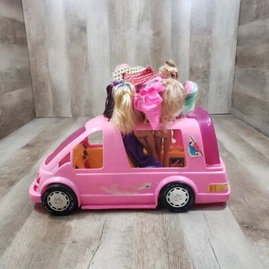 Barbie Camper Van Vintage Rosa Giallo American Plastic Toys HTF anni 80 con 7 bambole - Foto 1 di 15
