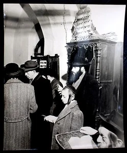 judaica palestine 1938 a jewish in synagogue big Real photo. - Picture 1 of 2