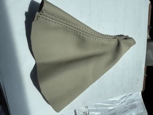 BMW E28 528i 533i 535i SHIFTER BOOT LEATHER EXAMPLE PEARL BEIGE - Bild 1 von 8
