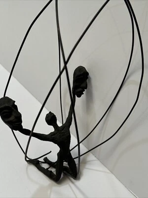 ESCULTURA DE METAL BRUTALISTA DE COLECCIÓN HOMBRE DESNUDO CARAS CABEZAS MÁSCARA SURREALISMO MODERNISTA Foto 1 de 4