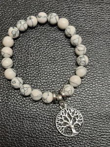 Gorgeous white turquoise stone bracelet with tree of life charm - Picture 1 of 3