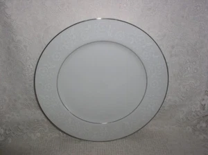 Stratford Mikasa White Designs Dinner Plate Ex Condition - Bild 1 von 3