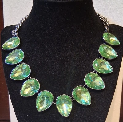  Green Faceted Glass Tear Drop Statement Necklace Vera Wang  - Image 1 of 3