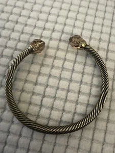 Prüfstein Kristall mit einem Twist Antik Armreif Armband oxidiertes Messing vergoldet NEU - Bild 1 von 5