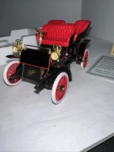 National Motor Museum Mint 1:32 - Cadillac Runabout Tonneau - Picture 1 of 16
