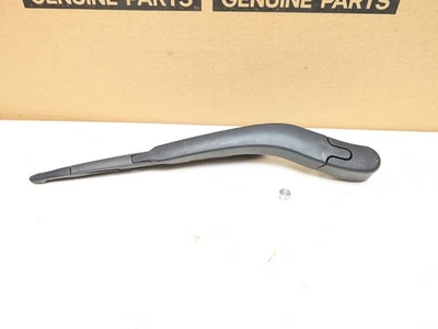 08-17 Buick Enclave Tailgate / Liftgate Wiper Arm, Blade, Nut and Cap - Image 1 of 4