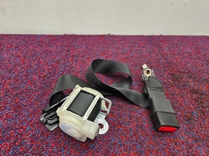 CHRYSLER 300 S AWD 15-19 OEM SEGUNDO CINTURÓN DE SEGURIDAD CENTRAL TRASERO - Imagen 1 de 5