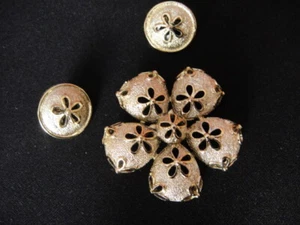 Vintage Brooch Earring Set Cute Gold Tone Flower Design Signed R.N.K - Picture 1 of 9