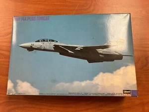 Hasegawa 1:72 F-14A Plus Tomcat USN Carrier-Fighter Highly Detailed Kit - Picture 1 of 7