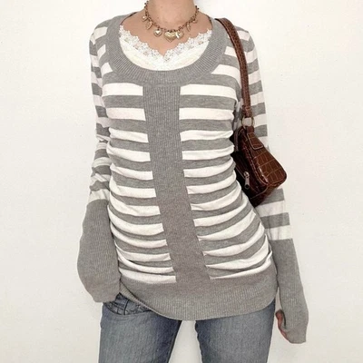 Suéter bongo listrado cinza e branco Y2k  - Imagem 1 de 4