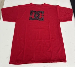 Vintage Y2K DC Shoes Skateboards Red elephant print Graphic T Shirt Men's Sz L - Picture 1 of 8