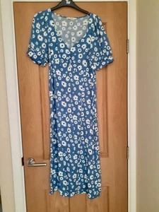 George Ladies Floral Short Sleeved Dress Size 12 - Picture 1 of 2