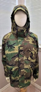 US ARMY Cold Weather Parka Jungle Pat. Camo Size: Medium- Regular 100%Nylon Mint - Picture 1 of 13