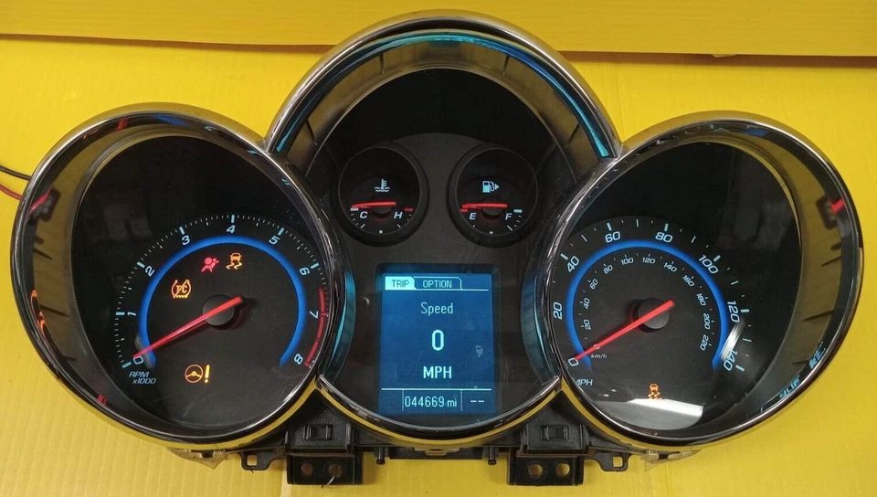REBUILT 2013 Chevrolet Cruze Speedometer Instrument Cluster 44,669K MILES - Image 1 of 1