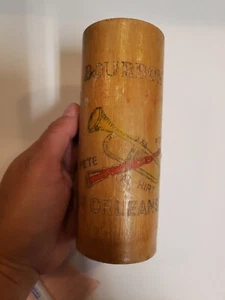 RARO DE COLECCIÓN ANTIGUO BOURBON ST BAMBÚ TAZA PETE FUENTE CAMISA FRANCESA QTR MARDI GRAS - Imagen 1 de 10
