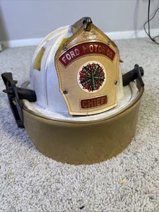 Oldtimer Feuerwehrhelm Cairns/MSA Style FORD MOTOR CO CHIEF Fire Department  - Bild 1 von 12