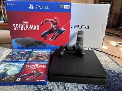 Consola PlayStation 4 Slim 1 TB - Paquete Spider-Man - Completa con Caja Sin Insertos Foto 1 de 3