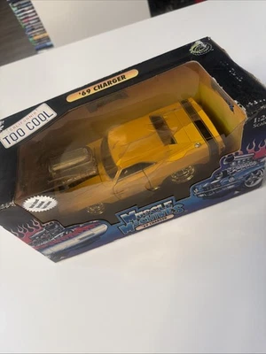 New Muscle Machines Yellow With Black Stripe 69' Hemi Charger 1:24 Scale - Image 1 of 4