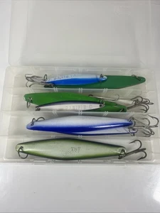 Esca da pesca in ferro tonno vintage raro lotto Pacifico con scatola attrezzi - Foto 1 di 4