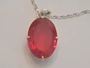 16 CT Fire garnet in .925 sterling silver mount with 18 inch .925 sterling chain - Picture 1 of 8