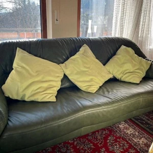 Sitzgarnitur 2er und 3er Sofa, Leder Rückwand Leder, Neupreis 4200,00€ - Bild 1 von 7