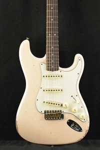 Fender Limited Edition '64 Stratocaster Relic - Super Faded Aged Shell Pink - Picture 1 of 11