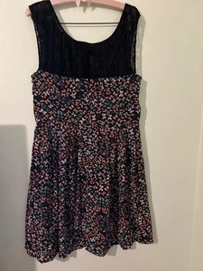 Betsey Johnson Kleid 14 schwarz Blumen Babydoll Fit & Flare Spitze Overlay Ärmel - Bild 1 von 17