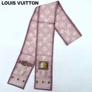 Share Louis Vuitton sciarpa bandana seta rosa 118 cm x 8 cm modello monogramma usata - Foto 1 di 11