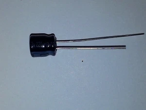 Lot of Genuine Panasonic 220uF 6.3 Volts Radial Leads Electrolytic Capacitor - Picture 1 of 4