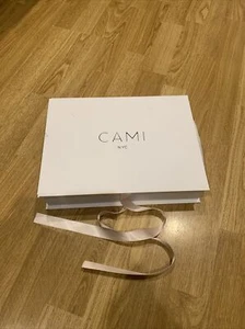 Scatola regalo vuota CAMI NYC pre-amata!!! - Foto 1 di 3