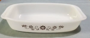 Vintage Pyr-o-Rey DYNAWARE Daisy Milk Glass Casserole Dish White Brown - Picture 1 of 7