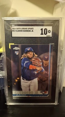 graded sports cards Topps Chrome Vladimir Guerrero Jr  - Image 1 of 2