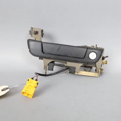 1996-2002 BMW Z3 maçaneta externa direita 51218401624 OEM usada - Imagem 1 de 4